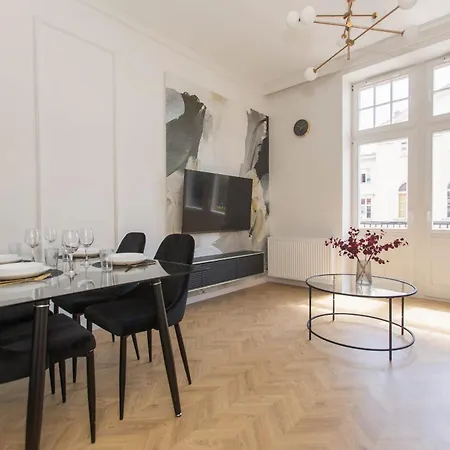 Апартаменты Apartament Old Town Premium Z Balkonem Клодзко