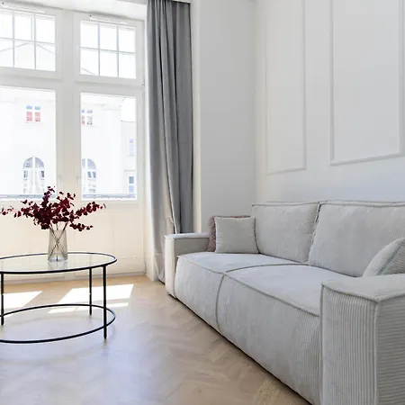 Apartament Old Town Premium Z Balkonem Клодзко