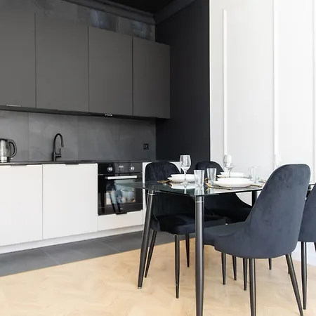 Apartament Old Town Premium Z Balkonem * Клодзко
