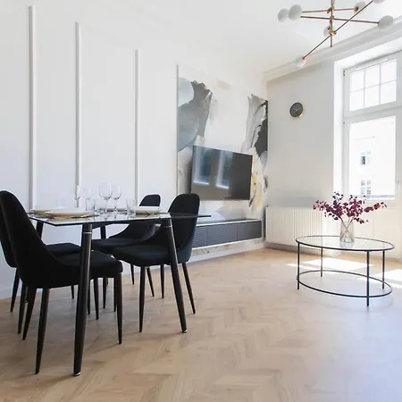 Apartament Old Town Premium Z Balkonem Клодзко